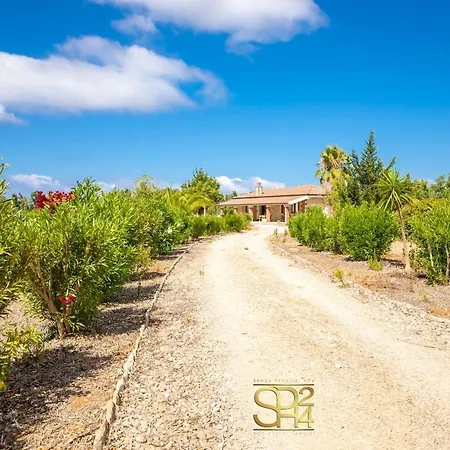 Adriana * Santa Maria la Palma