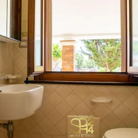 Adriana Santa Maria la Palma